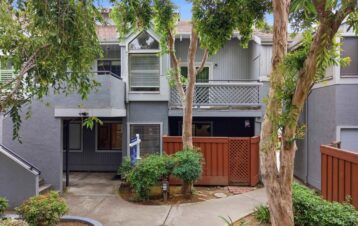 4664 Devonshire Cmn for $616,000